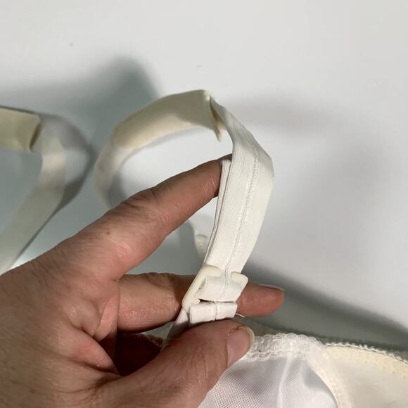 SOLD VTG Sears Bra Size 42C Off White Wire Free Wireless Full Coverage Wide - Picture 4 of 9